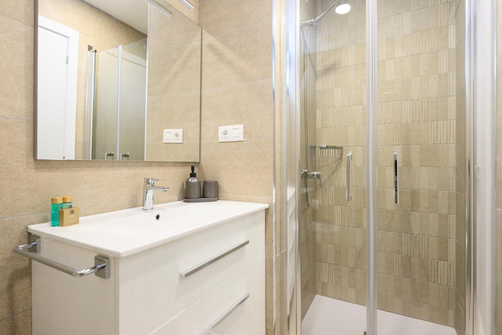 Апартаменты Brand New 2Br With Auto Check-In Лас-Пальмас-де-Гран-Канария Экстерьер фото